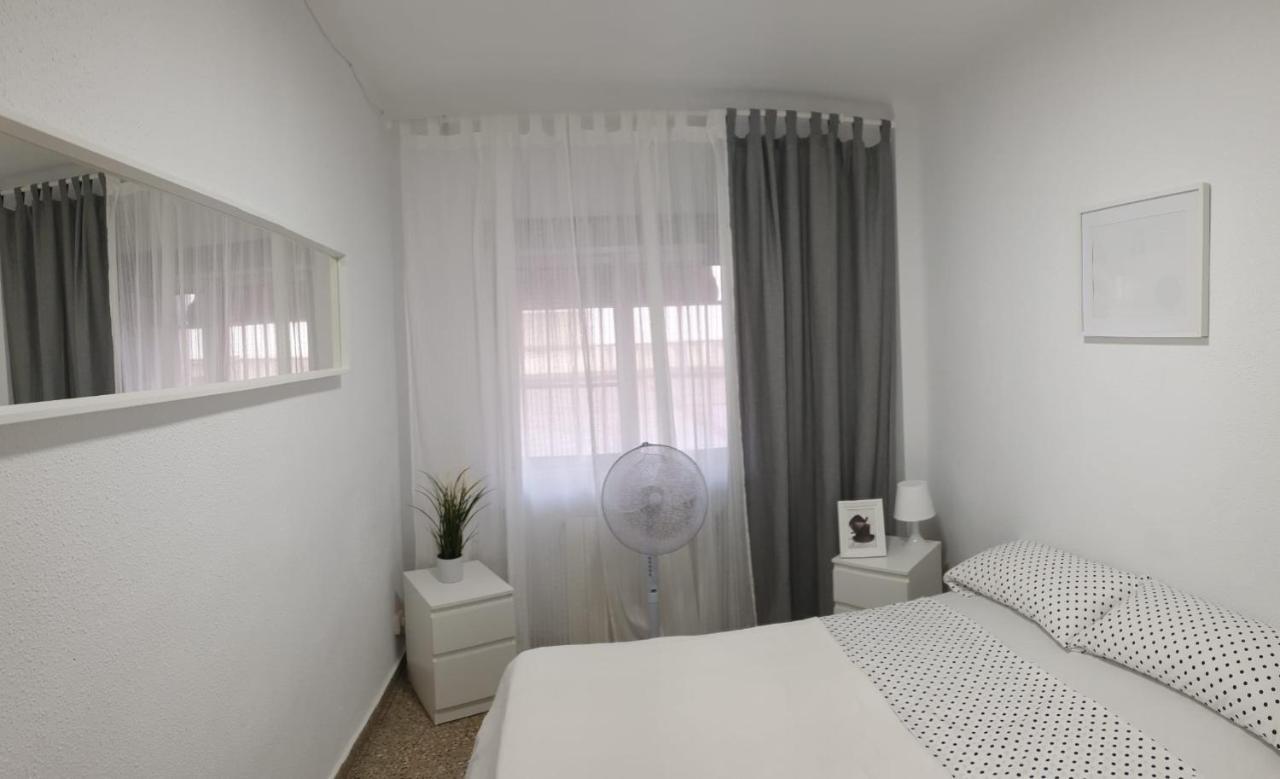 Apartment For 6 People. Valencia Luaran gambar
